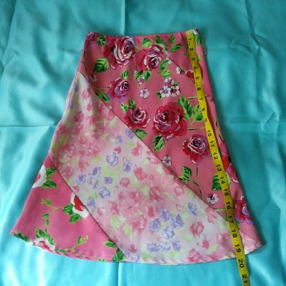 Mary Kate and Ashley floral skirt - Picture 2 of 7